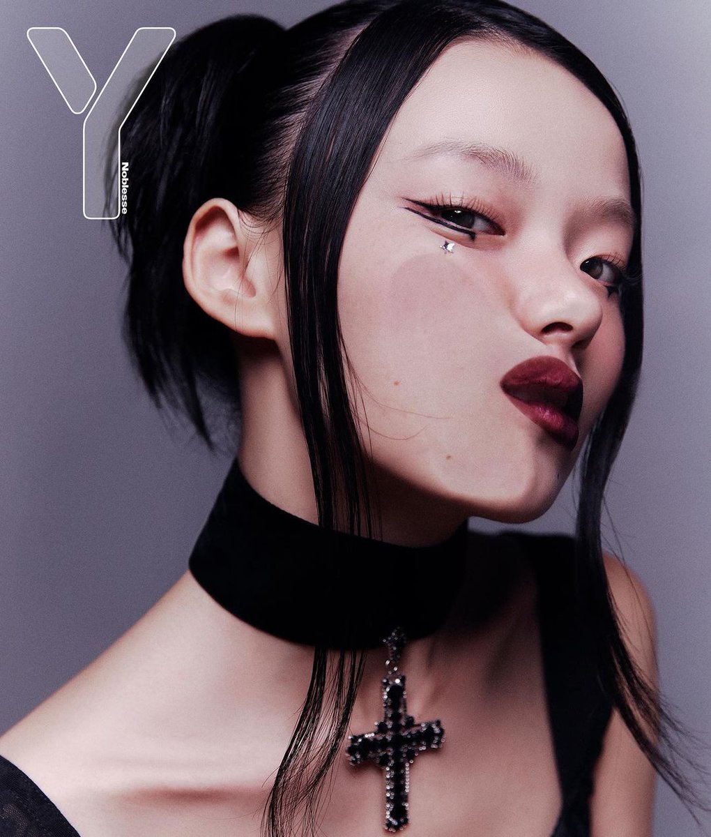cafewindows's tweet photo. meng li for y magazine "pretty in punk" issue no. 11
shot by jang dukhwa https://t.co/zRu7qcmCvs