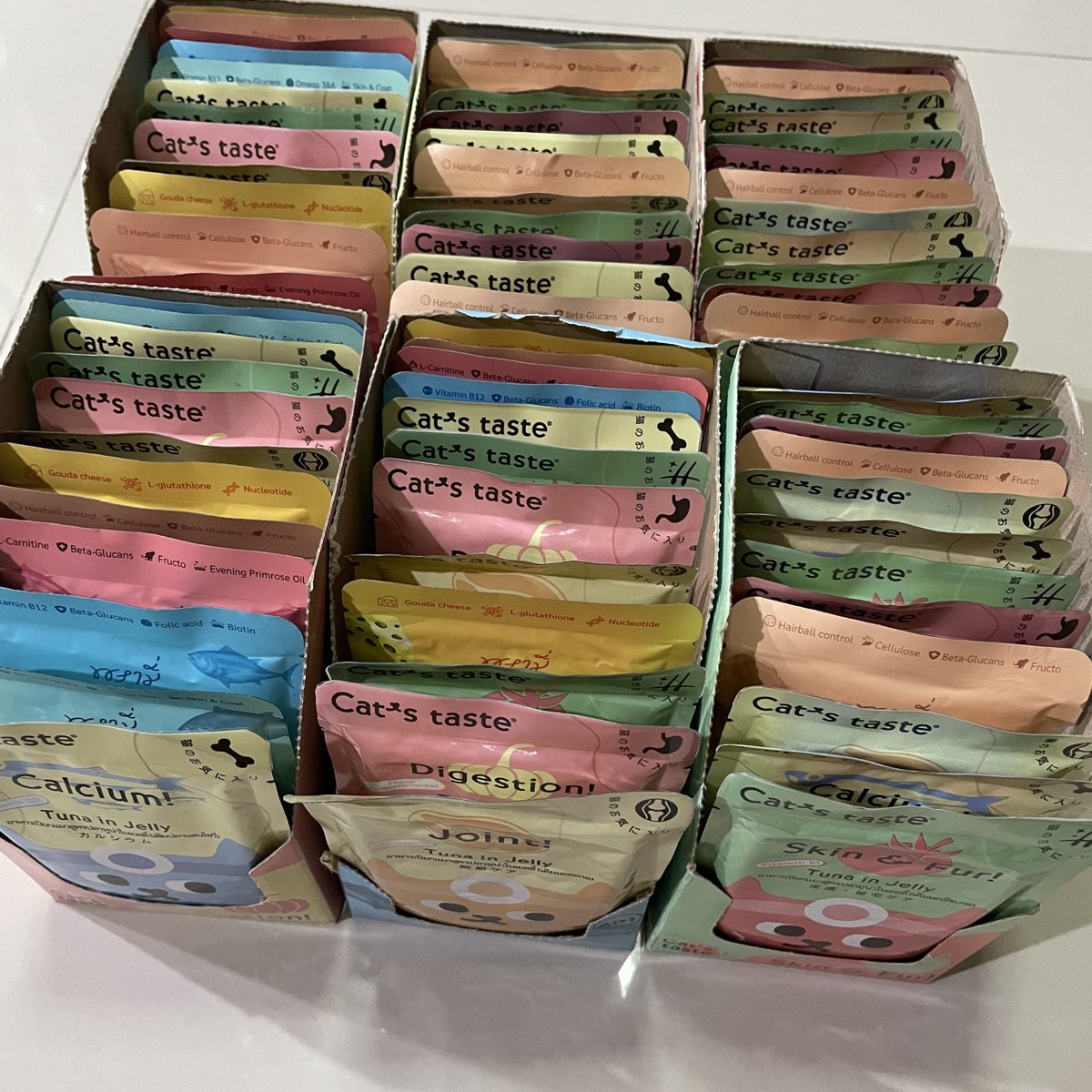 ใครเลี้ยงแมว มาตุนอาหารเปียกกันคับ
คือมันมีลด50%อยู่ช่วงนี้ใน shopee บ้านไหนอยากประหยัดแนะนำสุดๆๆ
Cat's taste 12ซอง เหลือ net 116-126บ.
Pramy 12ซอง เหลือ net 118-128บ.
ปกติตามร้านขายซองละ 17-18บาท ประหยัดมากๆในรูปคือฝีมือที่บ้านเองตุนไปด้วยกินไปด้วย