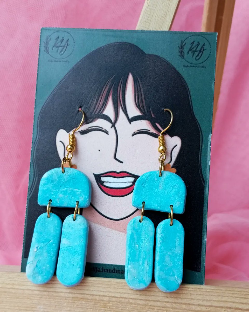 DM for order on wattsapp 03197647877 You can also customise your favourite earrings with your favourite colours #trendyjewelry #pakistanjewellery #jewelry #earrings #15DeSeptiembre #artist