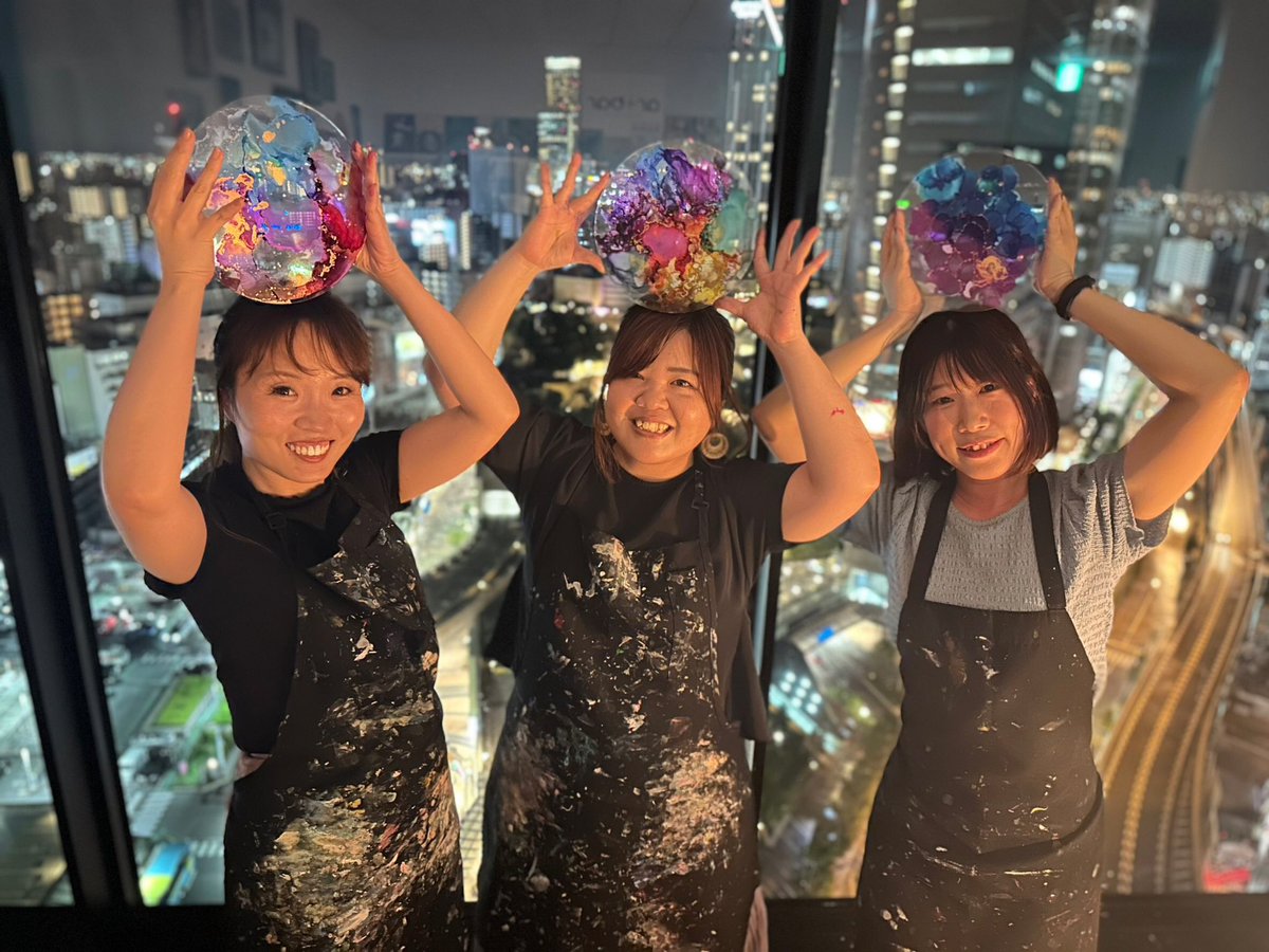 「3連休初日、友達とアートバー(2回目)でアルコールインクアートキメて、最高のスタ」|たっつん🌟ゆるかわイラストのイラスト