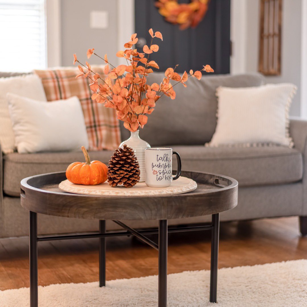 MessBeeGone's tweet photo. Is clutter clouding your peace of mind? 🤯 Let Mess Bee Gone help you 🎃🍂☕🧡 ✨
 
🐝 Mess Bee Gone   🐝
Toronto's BEST Cleaning Service
Commercial &amp; Residential
🍯  TALK DIRTY TO US, HONEY!
1+ (416) 727-0616
info@messbeegone.ca
@messbeegone
•
#MessBeeGone #CleanSpaces https://t.co/OdofaYcHJ6