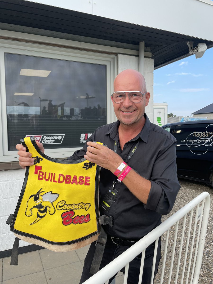 Some big names in the sport who have pulled in our fabulous racejacket are willing us on in the fight to return home 🐝🐝 <a href="/KeepBeesOnTrack/">BringBeesBackToCoventry</a> <a href="/JacobOlsen6/">Jacob Olsen</a> #coventrybees #speedway #olsen