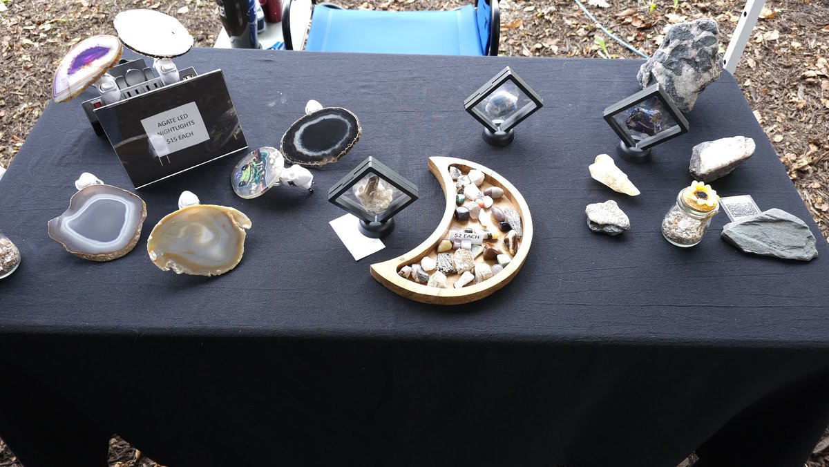 CutzCrystals's tweet photo. Our selection for today's showing. 

If you see anything that catches your eye, feel free to reach out to us to ask your questions!

#crystal #crystals #shopnow #crystalshop #crystalbundle  #crystalhealing #crystallover https://t.co/AmAAYx5n0u