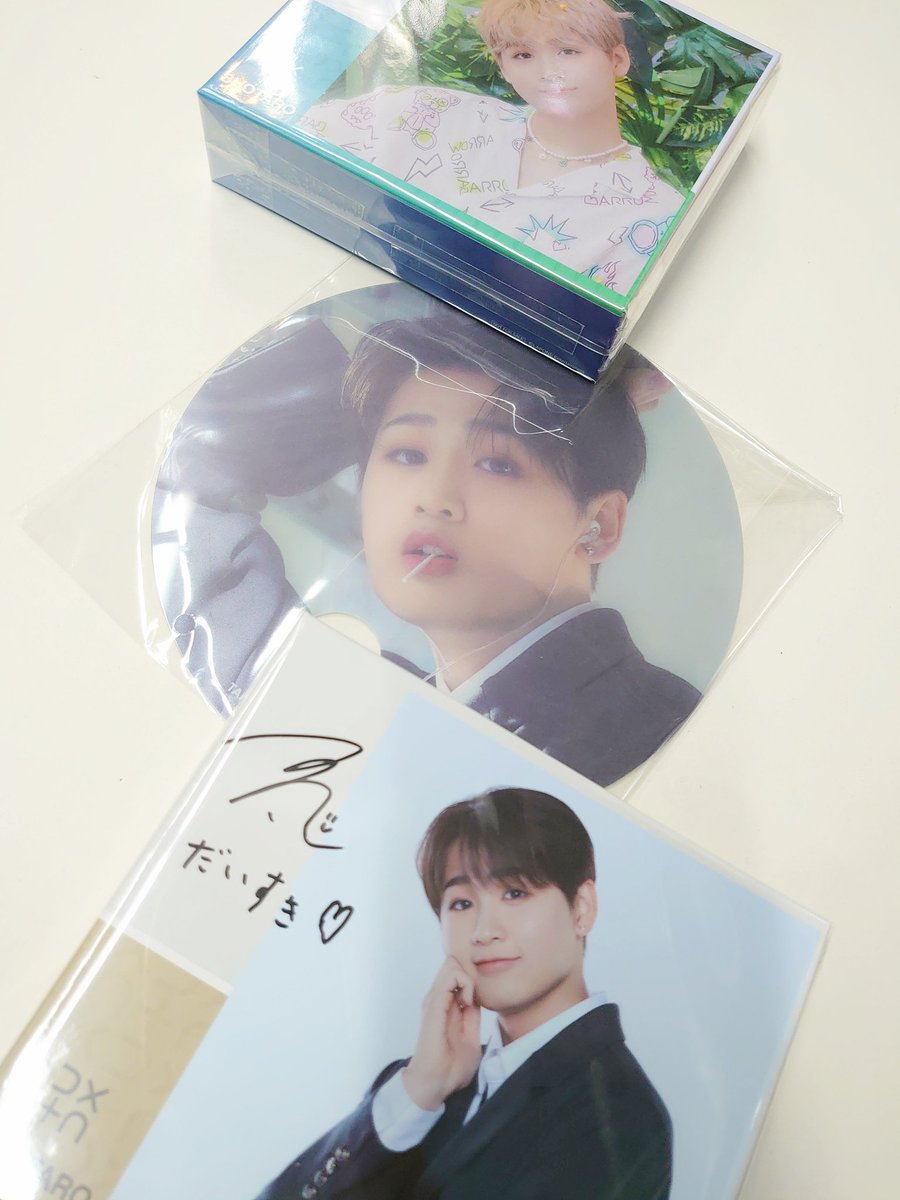 DXTEEN 香信くん笑太郎くんそれぞれグッズ類来てます！ 貴重なサイン