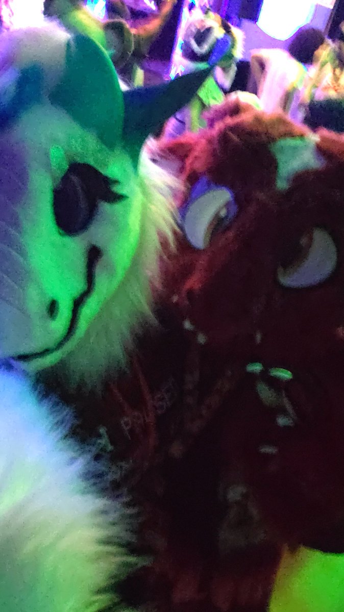 Aberrsary's tweet image. Had a really fun time at Fursonacon Day 1! Now onto day 2 ✨️

#Fursonacon #FSC23 #FSC2023