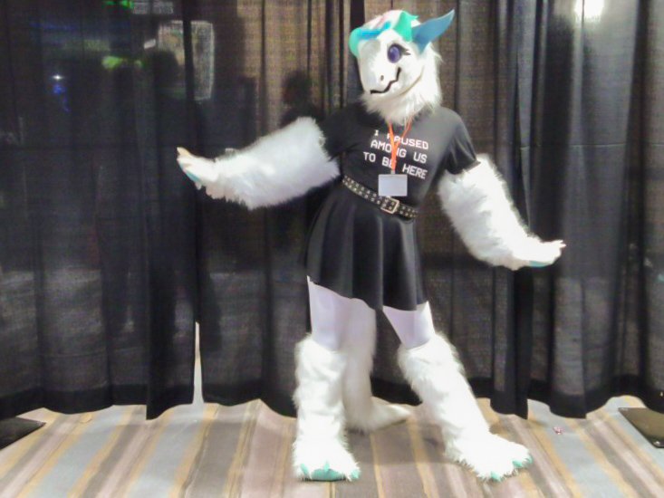 Aberrsary's tweet image. Had a really fun time at Fursonacon Day 1! Now onto day 2 ✨️

#Fursonacon #FSC23 #FSC2023