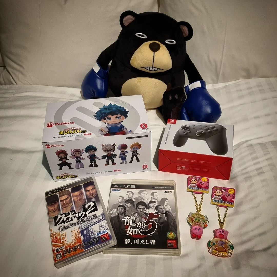 DerBlitz's tweet image. ist "natürlich" hauptsächlich wegen der Kultur in #Japan... aber ab und zu darf's auch mal um das andere Wort mit K gehen: KAUFEN! In diesem Sinne: Ein paar der "Souvenirs", die ich in #Osaka &amp;amp; Umgebung bisher gekauft habe... #DerBlitzunterwegs