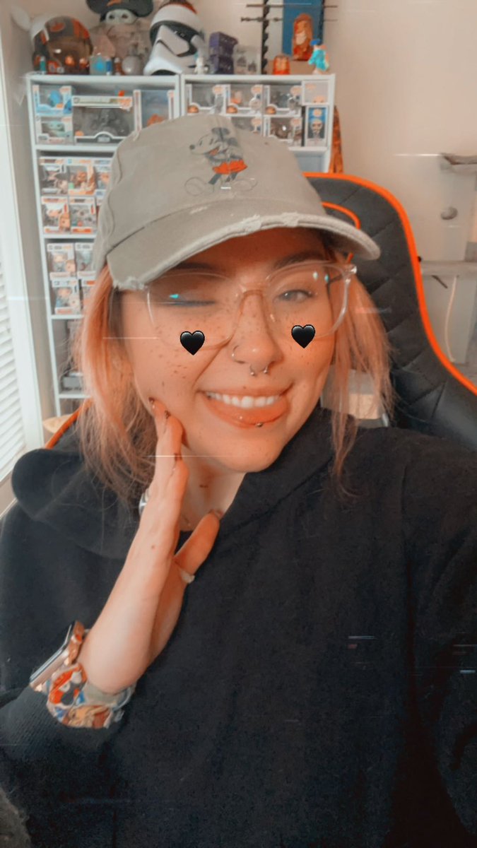 isabellaa_xttv's tweet photo. happy saturday :) today is day one of our #gameOVAR @ocrahope fundraiser stream!! come by, say hi, and hang out while we raise some money and awareness for ovarian cancer! 🤍 https://t.co/5riZBg6kta