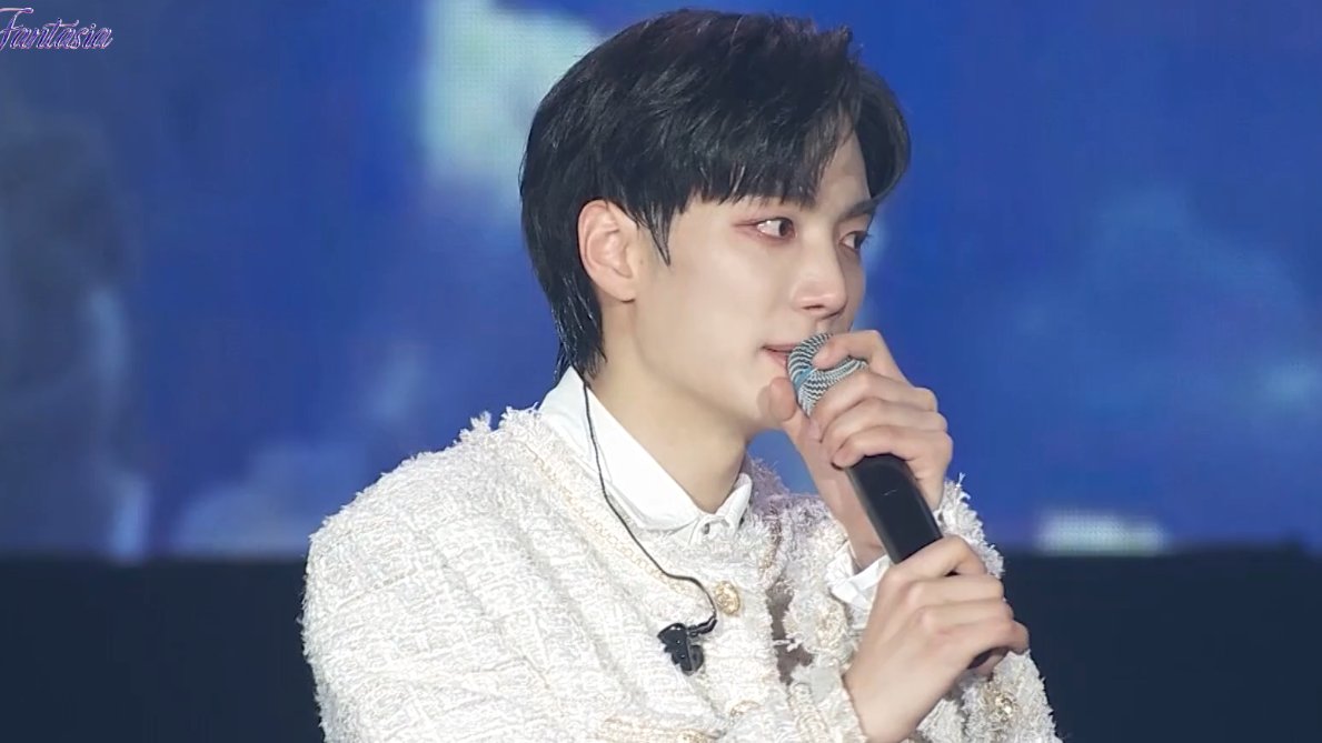 moonglowjh's tweet photo. Jonghyeon said singing was always scary for him and he had no confidence but thankfully he meets good people now in Evermore so he's gaining confidence bit by bit with his singing. 

#김종현 #KimJonghyeon https://t.co/sdgKhhurAL