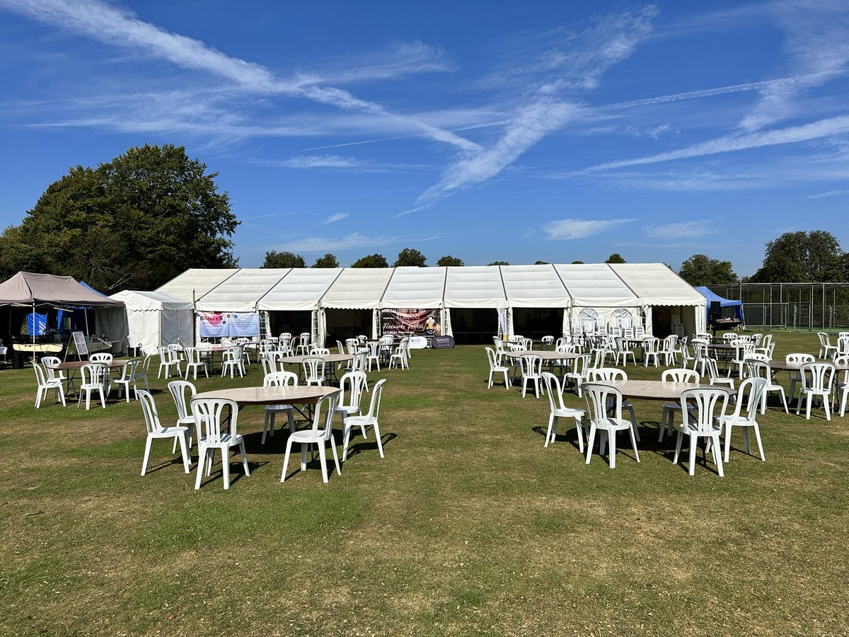 ChrisSimmsUK's tweet photo. Almost time for the doors to open for Day 2 @Banfest_ 

Great day of live music in #banstead

🎤 I’m hosting all weekend 🎤

See you there?

#banfest #livemusic https://t.co/jYaoDLoprl