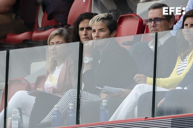 EFEdeportes's tweet photo. #EFEFotos | Montse Tomé, presente en el Atlético de Madrid-Athletic Club.

#LigaF | #EFEFem https://t.co/lqLHjQwflK