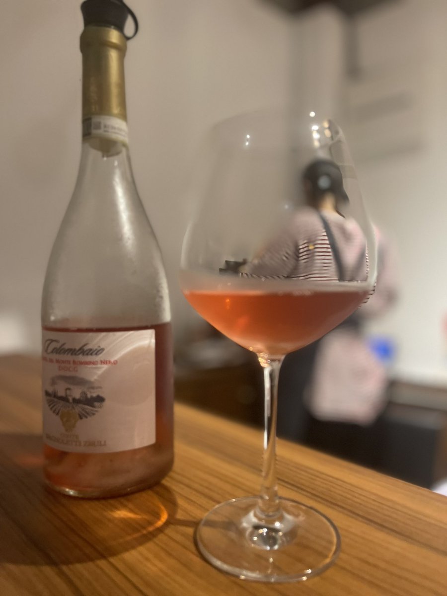 millech's tweet photo. 以前、人狼ライブで話したことのある「酒クズロード」をめっちゃ満喫中。
この道筋に日本酒の立ち飲み屋とかあればコンプリートなのになあw
いちじくとモッツァレラチーズにバルサミコとか、最高過ぎるん。フライパンで焼いたってことだからおうちでもできる。
#UGAYA https://t.co/VCAN0WKzGl