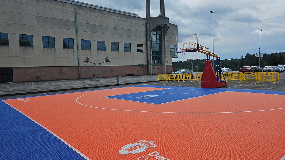 composinserta's tweet photo. 🌍 Xa estamos instalados no Pazo Provincial de deportes en Lugo, para que comece nesta tarde⏳️, o 3️⃣✖️3️⃣ 🏀 da Copa🏅🏆 Galicia. Contamos contigo, ven e disfruta do baloncesto!! https://t.co/50K4sQQJqj