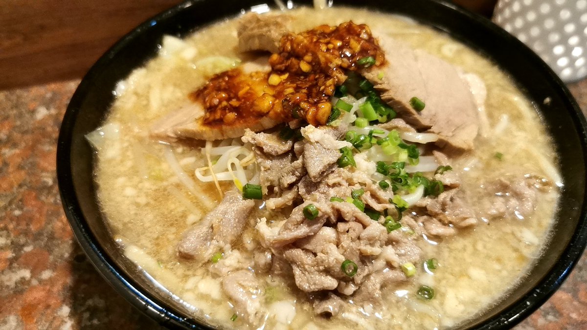 yatanagi's tweet photo. ようろごの亀ふじオリジナル、美味いとしか言えねぇ！レギュラー化して欲しいやつだわ。9月いっぱい限定だから、また来なきゃ！#拉麺ようろご #勝新亀ふじ  #亀ふじオリジナル https://t.co/MJrNEK92Ye