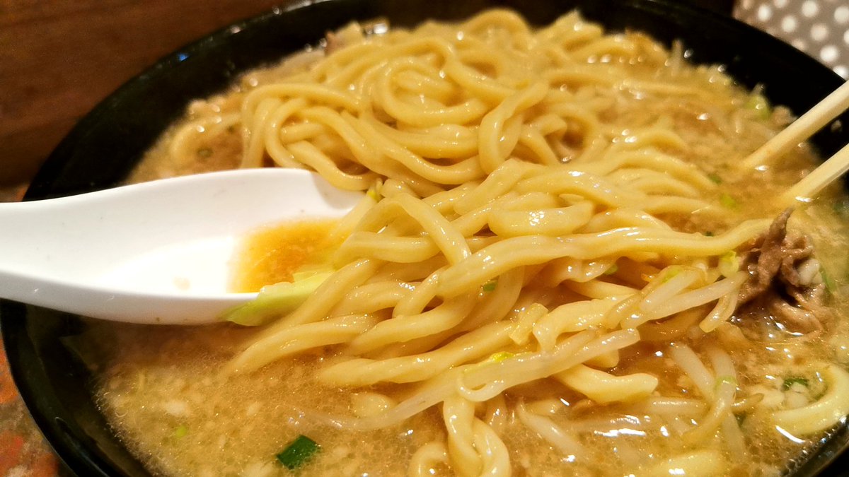 yatanagi's tweet photo. ようろごの亀ふじオリジナル、美味いとしか言えねぇ！レギュラー化して欲しいやつだわ。9月いっぱい限定だから、また来なきゃ！#拉麺ようろご #勝新亀ふじ  #亀ふじオリジナル https://t.co/MJrNEK92Ye
