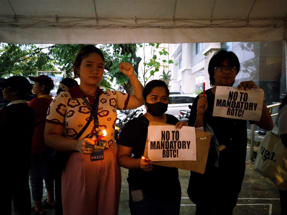 ANAKBAYAN SMR stands in solidarity with the Ateneo de Davao University community in their #NoToMROTC mobilization.