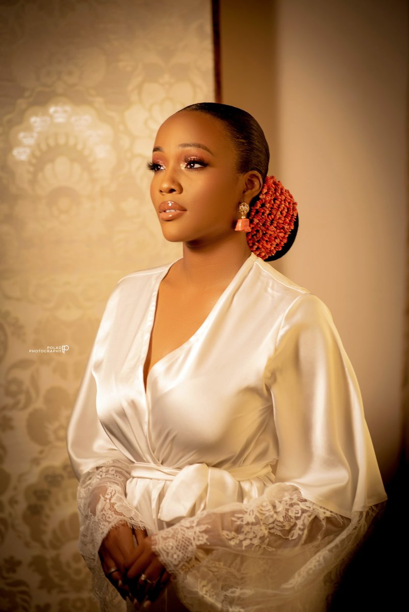 Depolad's tweet photo. Unoaku Anyadike: Most Beautiful girl in Nigeria 2015. 
Wedding Photographed by me 📸✍🏾 https://t.co/VAEMOH0QdC