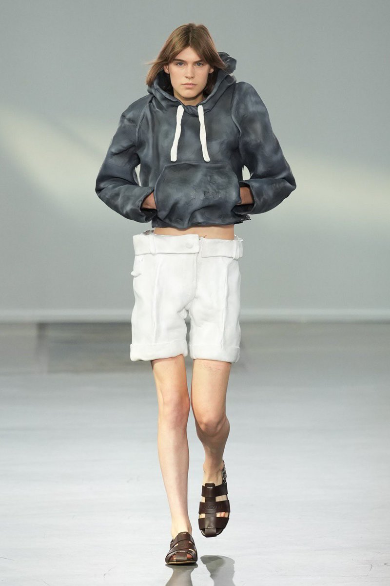 jacquemusx's tweet photo. JW Anderson did it again!! 🫶 https://t.co/XKncrjUjtE