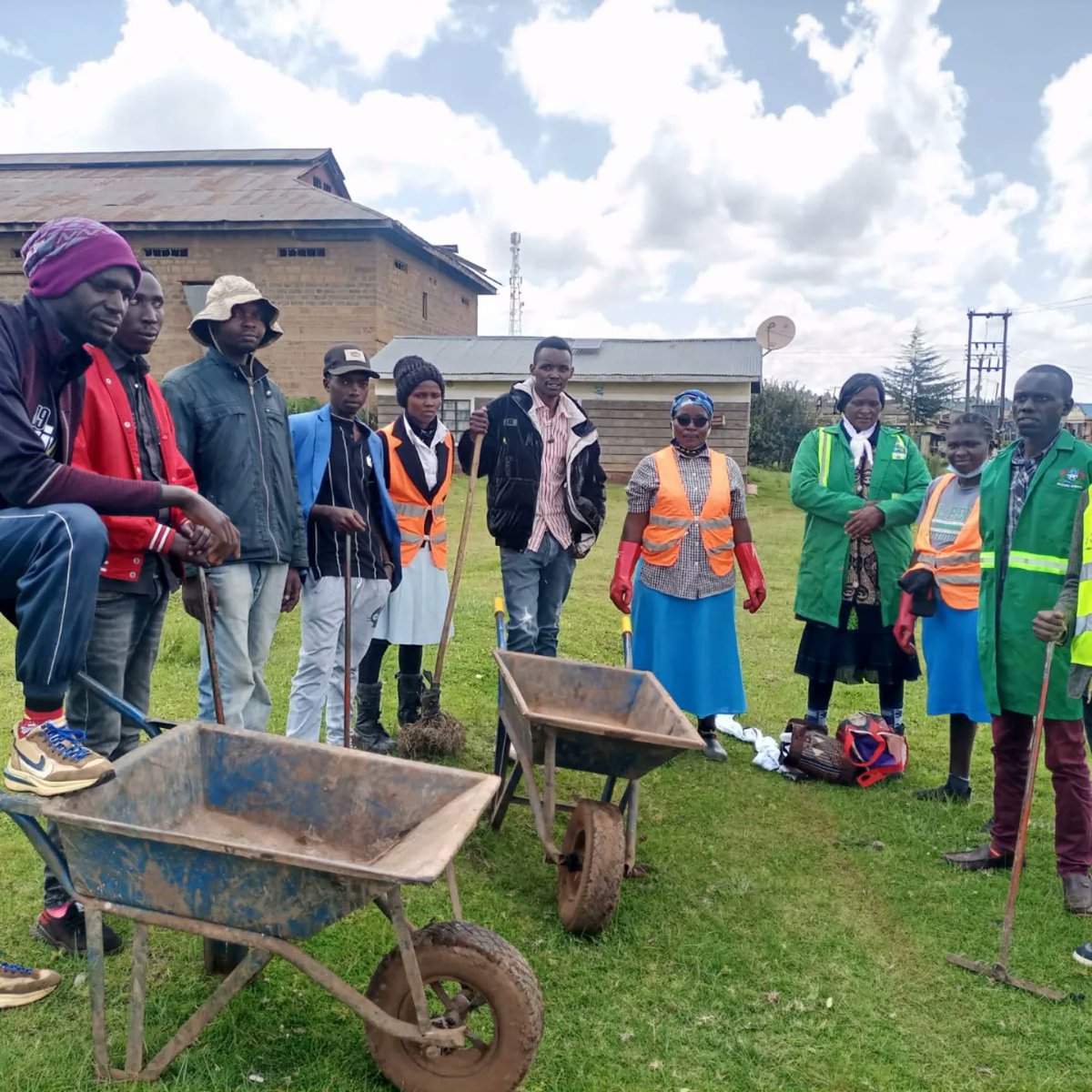 LetsDoItKenya's tweet photo. Thank you, Team Nandi County, led by the Kuresoi Youth Group, for the support in World Clean Up Day 2023. #worldcleanupday2023 #letsdoitkenya #thinkb4trashing #breakfreefromplastic https://t.co/Y3prAtIFz3