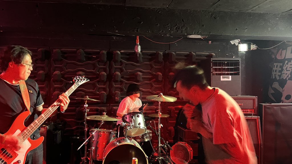 HxC_BlackMurder's tweet photo. KOROSE 공연 시작 #KOROSE #고로쇠 #ToDestrieb_Ixtab_LiveInSeoul #BehindTheTongue #ClubSHARP #클럽샤프 #망원 #Mangwon #서울 #Seoul https://t.co/RdoBxTGPI2