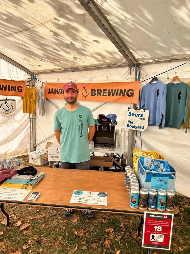 Ben, the prodigal son, has returned to his old stomping ground for #Barnes food fest today but Emma is keeping the good stuff flowing from the taps at the brewery! The shutters are up, see you soon #Twickenham #Riverside #nevertooearly