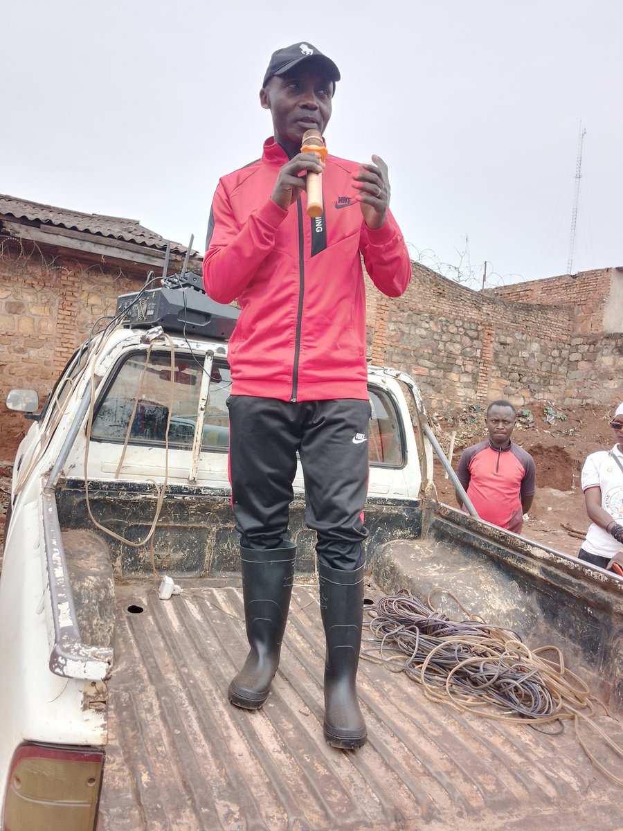 BuhumuzaProvinc's tweet photo. Ivyo bikorwa rusangi vyari vyatewe iteka na Nyakubahwa arongoye Sentare ijejwe kubahiriza ibwirizwa shingiro Valentin BAGORIKUNDA @Vabagor .
@BurundiGov 
@MininterInfosBi https://t.co/mhuiCa0i7j