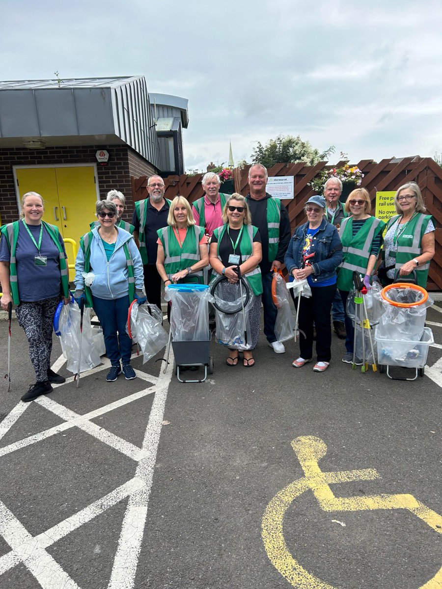 OrrellparkGT's tweet photo. Thank you to all our volunteers who were out litter picking this morning on this windy and cold Saturday Morning ❄️💨 all across our community and making such a positive difference. https://t.co/gorAPzUhhC