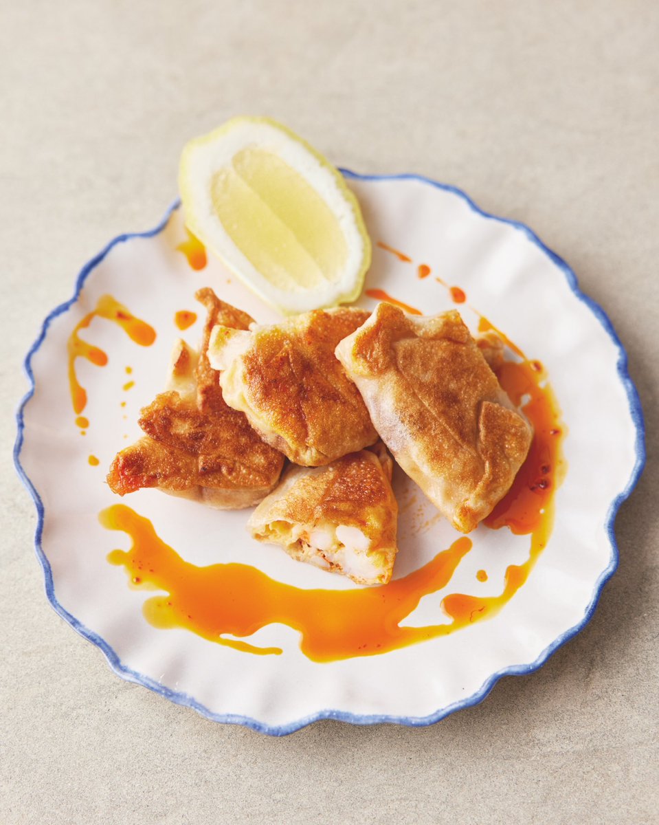 jamieoliver's tweet photo. A little taste of the Tunisia for you before tomorrow's episode of ☀️Jamie Cooks the Mediterranean☀️! Don't forget to tune on @Channel4 at 8pm! #JamieCooksTheMed https://t.co/YKWYcT0ZXu