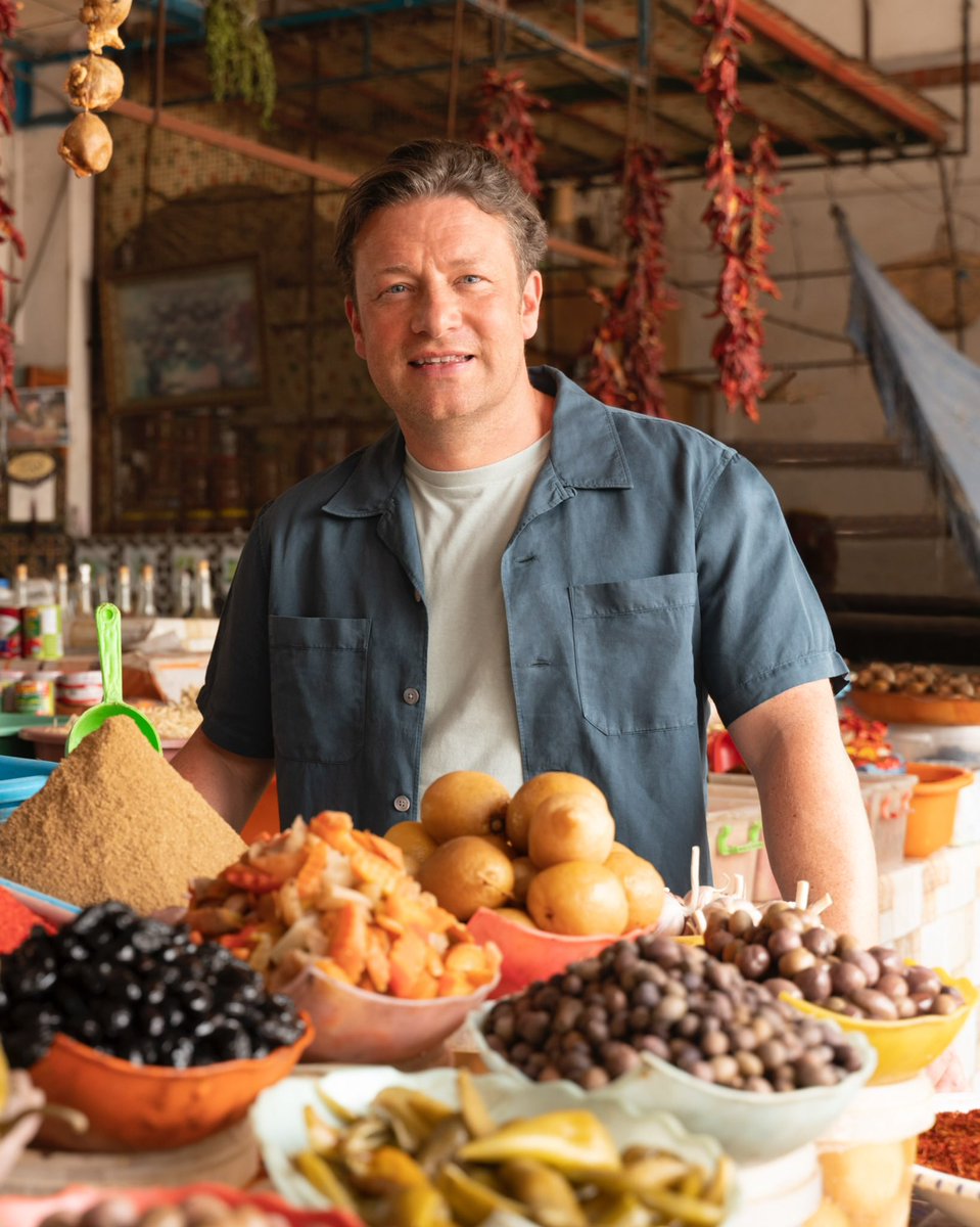 jamieoliver's tweet photo. A little taste of the Tunisia for you before tomorrow's episode of ☀️Jamie Cooks the Mediterranean☀️! Don't forget to tune on @Channel4 at 8pm! #JamieCooksTheMed https://t.co/YKWYcT0ZXu