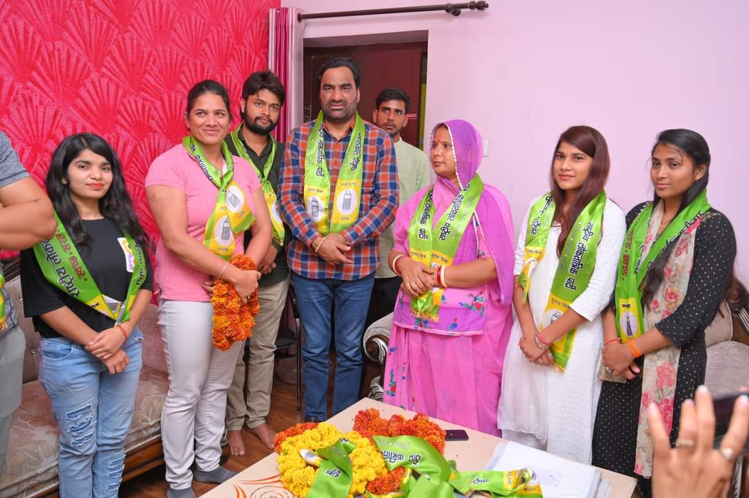 अंतरराष्ट्रीय महिला बॉडी बिल्डर प्रिया सिंह मेघवाल आज RLP परिवार में सम्मिलित हुई,अनुसूचित जाति वर्ग की होनहार प्रतिभा का पार्टी परिवार में शामिल होना गौरव का विषय है ! राजस्थान का प्रत्येक वर्ग नई उम्मीदों के साथ RLP परिवार से जुड़ रहा है  !