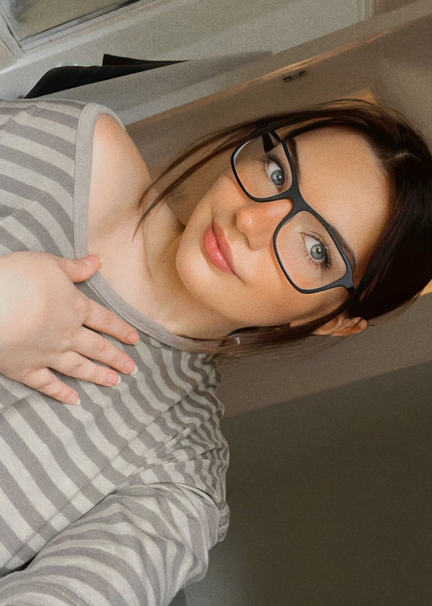 short lil’ <a href="/kick/"></a> live today! 💚

i’ve missed my kick fam! 🥹

kick/itsnicole