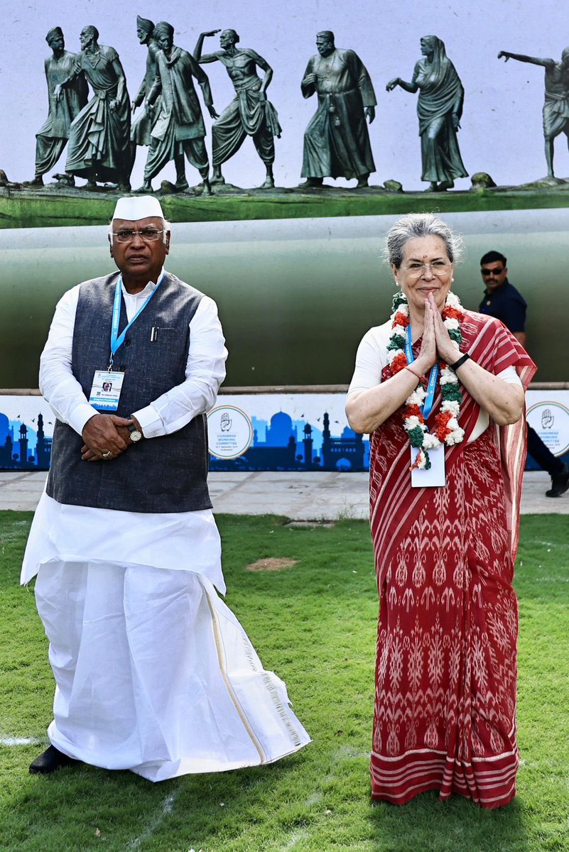 IYCTelangana's tweet image. Shri Mallikarjun @kharge ji :  The success of the 3 meetings of our INDIA alliance can be gauged from the attacks of PM-BJP.  After INDIA's Mumbai meeting, ED/IT/CBI has been deployed by the government to take political revenge from opposition leaders.  #CWCMeetingHYD