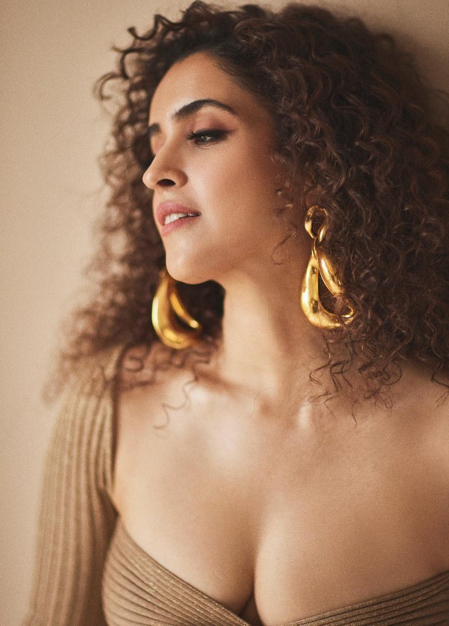 F6JJnReXMAAHhMM?format=jpg&name=900x900