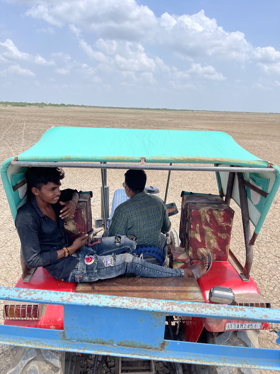 Ravikant_IFS's tweet image. Tried hands on the wheels after so many years. Memories got refreshed of village life. Tractor driving in Little Rann of kuch and taking batchmates to the destination is all together a great experience.#tractor #batchmates  @YashSKale