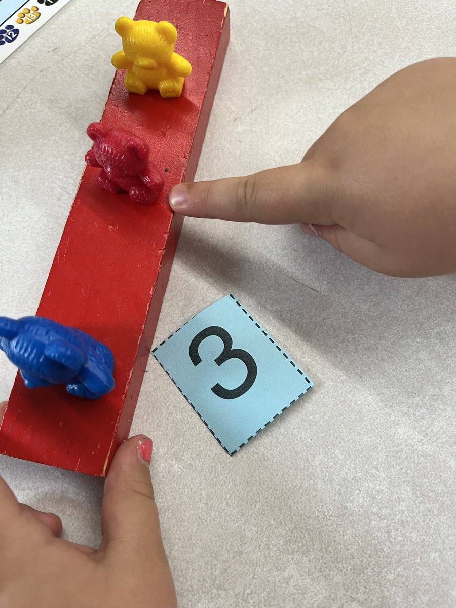 SimonsenTeach's tweet photo. Building and matching sets to numerals🚂🧸 All aboard the bear train!! https://t.co/cg0MIkUF9E