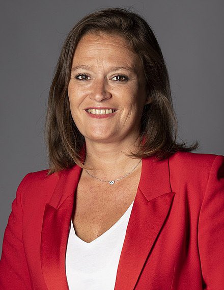 CerfiaFR's tweet photo. 🇨🇵🧑‍🍳 FLASH | En réponse à l'augmentation des prix des produits alimentaires, la ministre Olivia Grégoire suggère l'introduction de cours de cuisine à l'école. 

👉 Il faut réapprendre à cuisiner au lieu d'acheter des plats « tout prêts », estime-t-elle. #Inflation https://t.co/Zssc3L3bei