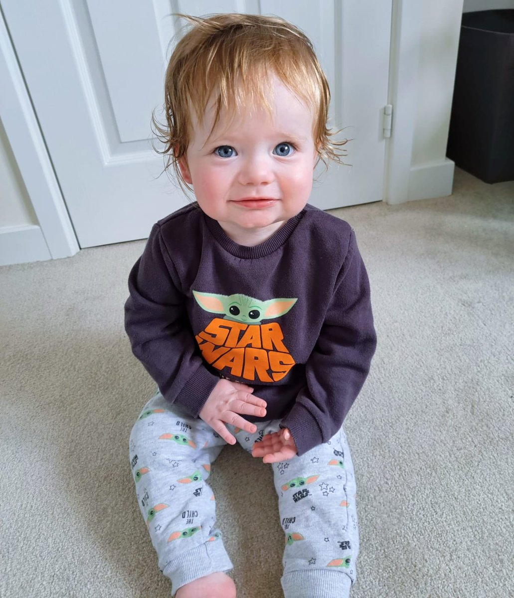 BenOxlade1's tweet photo. Raising the next generation of #StarWars fans! @MarkHamill

R is 13 months and H was 7 months when in the same outfit! This really highlights the growth delay that has been caused by R's #cysticfibrosis, but he's determined to catch up now he's on #Orkambi! https://t.co/1ViRt0S3VT