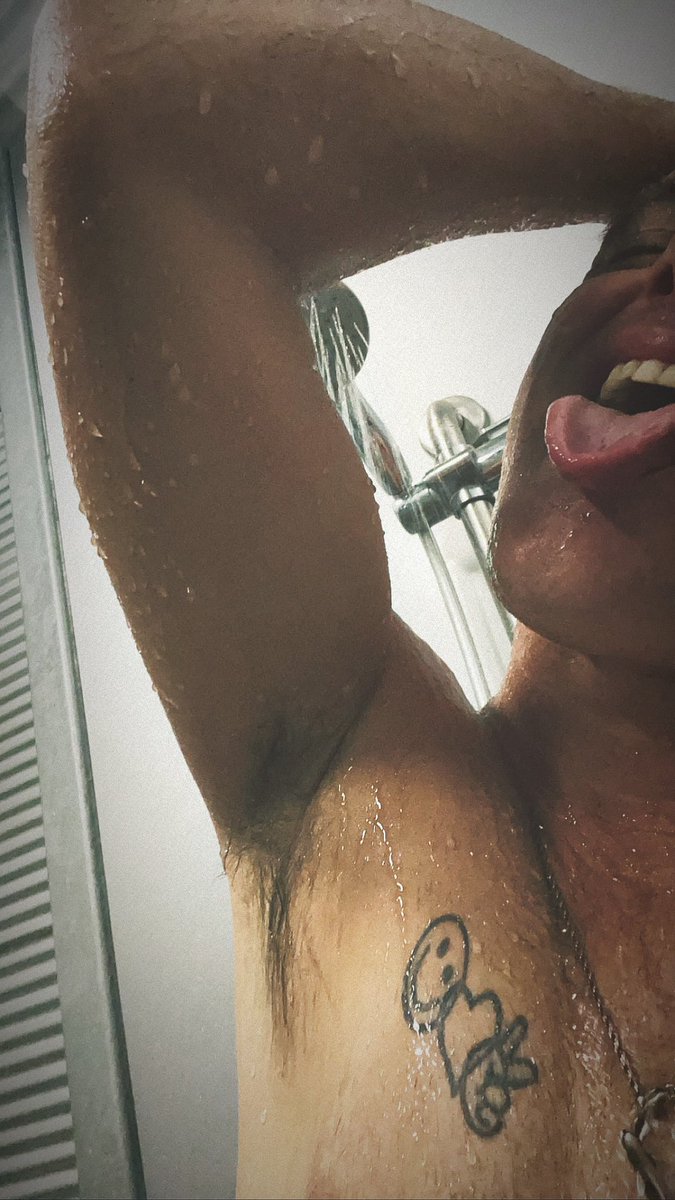 Public showers are life on the road #public #shower #bi #australia #goldcoast <a href="/AustraliaGays/">Australia Gay Guys 🇦🇺</a>