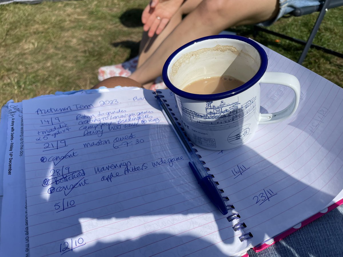 Guide planning in the sunshine, drinking tea from my @iwm @HMSB_Events cup whilst @phaselswood entertain our Guides at #asap23