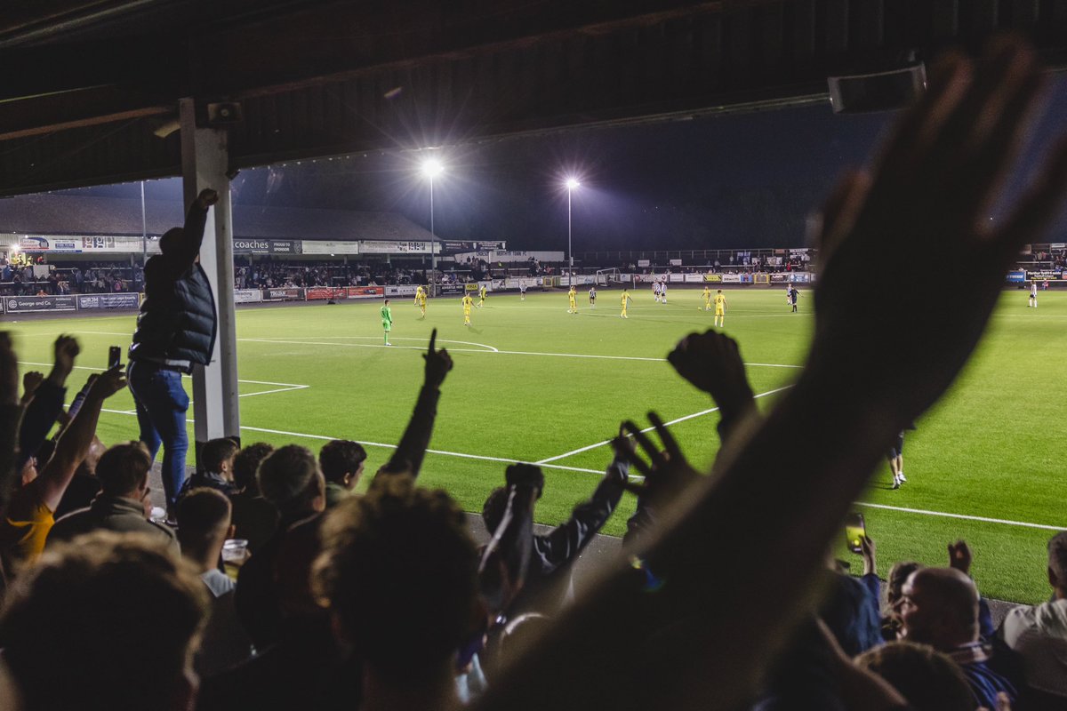 What a crowd at Penydarren Park last night to watch <a href="/MerthyrTownFC/">The Martyrs</a> in the <a href="/EmiratesFACup/">Emirates FA Cup</a> 

The images might not be perfect but shooting in the dark with 500 fans behind you jumping up and down will do tha 😂