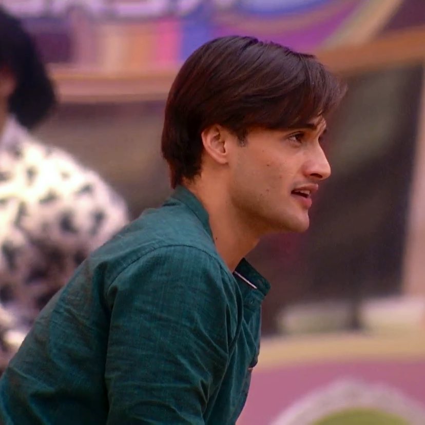 IamAsimRiaz1's tweet photo. .@imrealasim's hair from a side angle 🥵♥️

#AsimRiaz #AsimSquad #TeamAsimRiaz https://t.co/KhjIoRmznn