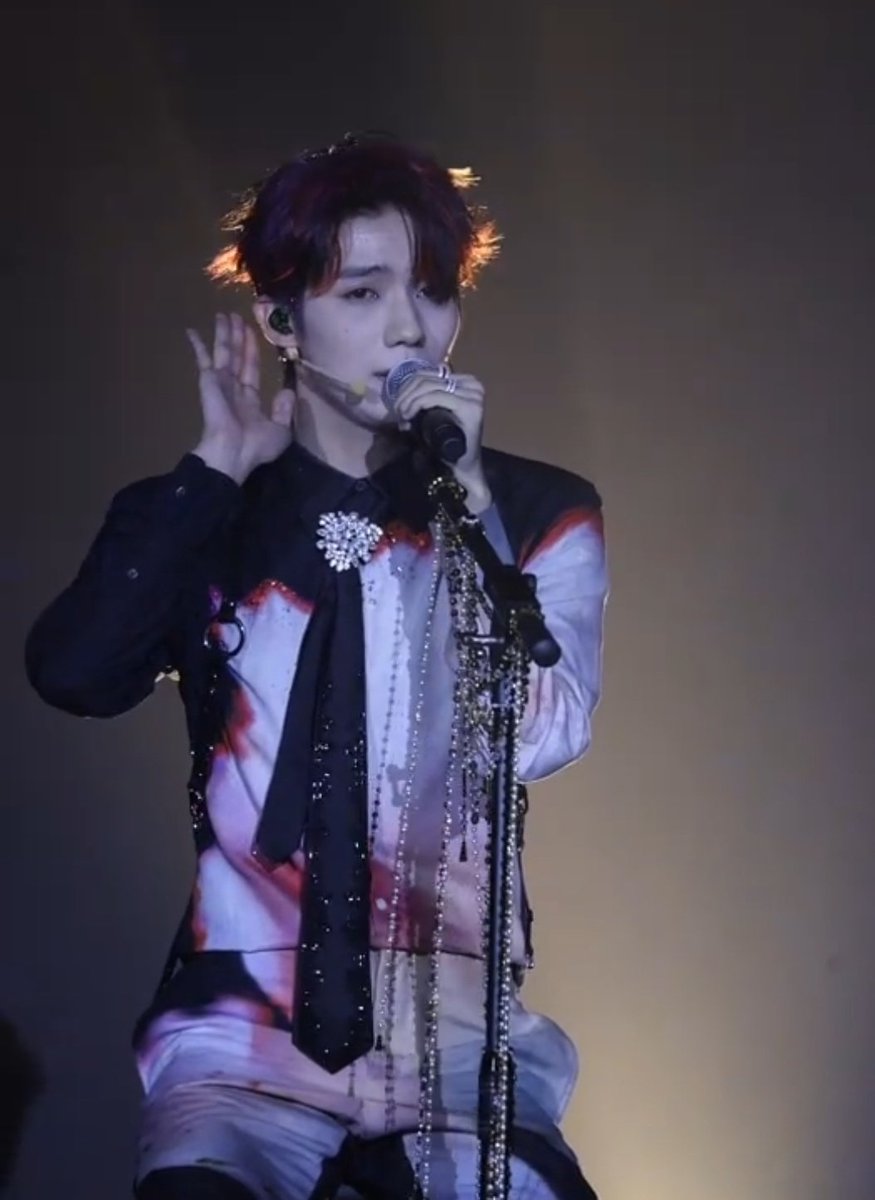 BeMeBeKind's tweet photo. 😊💚🥹
LuoYizhou Side L in Guangzhou
#LuoYiZhou1stConcert
#LuoYiZhou #罗一舟 #หลัวอีโจว 🚢 https://t.co/BmTpv6AsdE