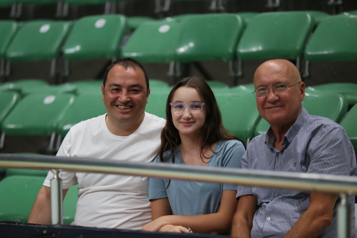 Şehrinizin başarılı kulüplerinden Yıldırımspor’un başkanı Burak Selamet, ailece antrenmanımıza gelerek desteklerini iletti. Kendisine teşekkür ediyor, Yıldırımspor’a yeni sezonda başarılar diliyoruz.