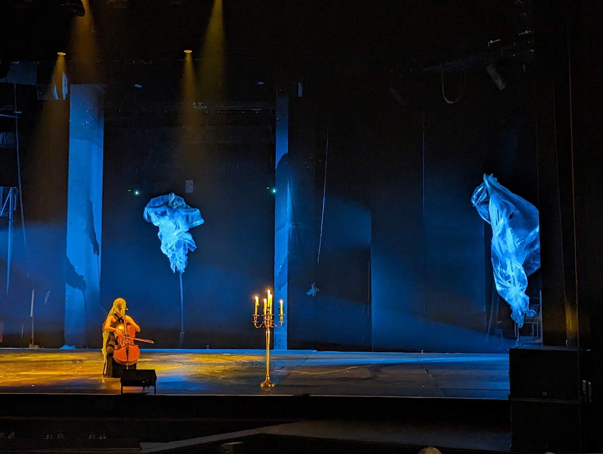 Went to see Belarus Free Theatre's King Stakh's Wild Hunt. Still shell shocked that when sung in an operatic voice, Belarusian is almost indistinguishable from French or Italian (or any other language you don't know). Yes, they don't warn you, but it's half opera, so be prepared