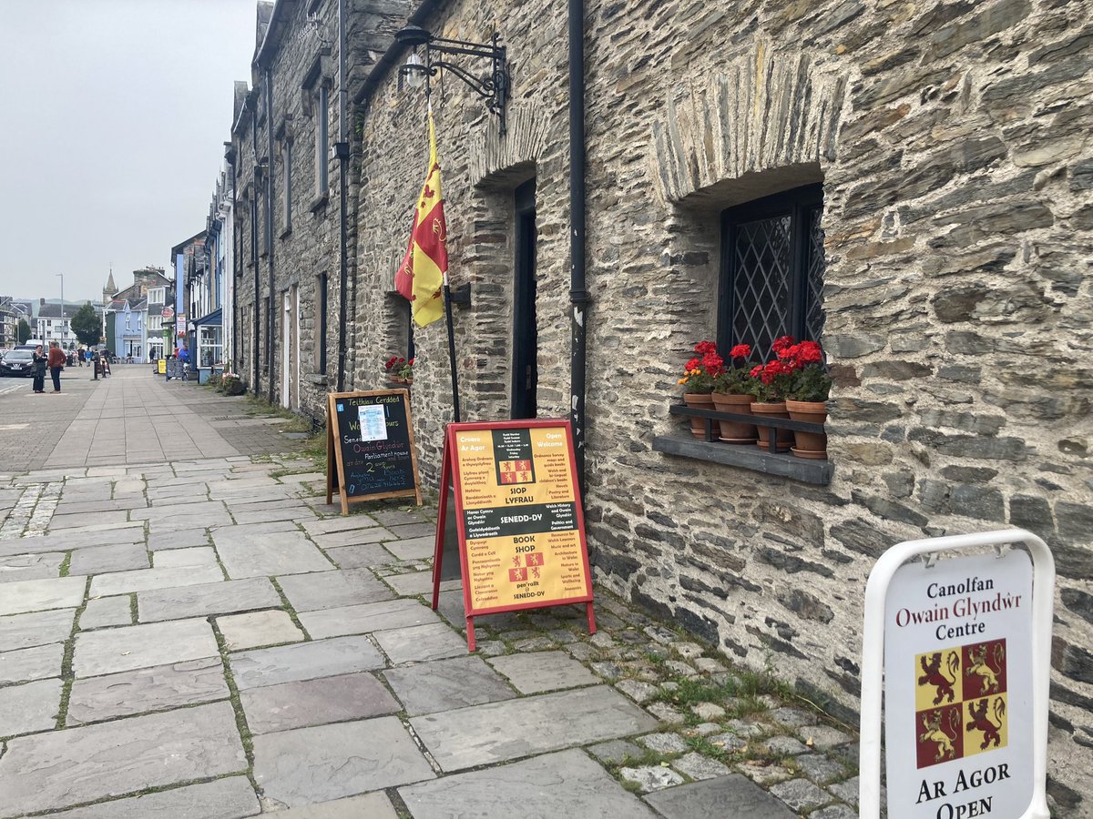 rhys james (@rhysbarf) on Twitter photo Galw yn Machynlleth ar ddiwrnod #Glyndŵr i gael paned a bwyd #pango <a href="/ElusenHywelDda/">Elusennau Iechyd Hywel Dda</a> <a href="/HywelDdaCharity/">Hywel Dda Health Charities</a> #nhs #gig Galw yn Machynlleth ar ddiwrnod #Glyndŵr i gael paned a bwyd #pango <a href="/ElusenHywelDda/">Elusennau Iechyd Hywel Dda</a> <a href="/HywelDdaCharity/">Hywel Dda Health Charities</a> #nhs #gig