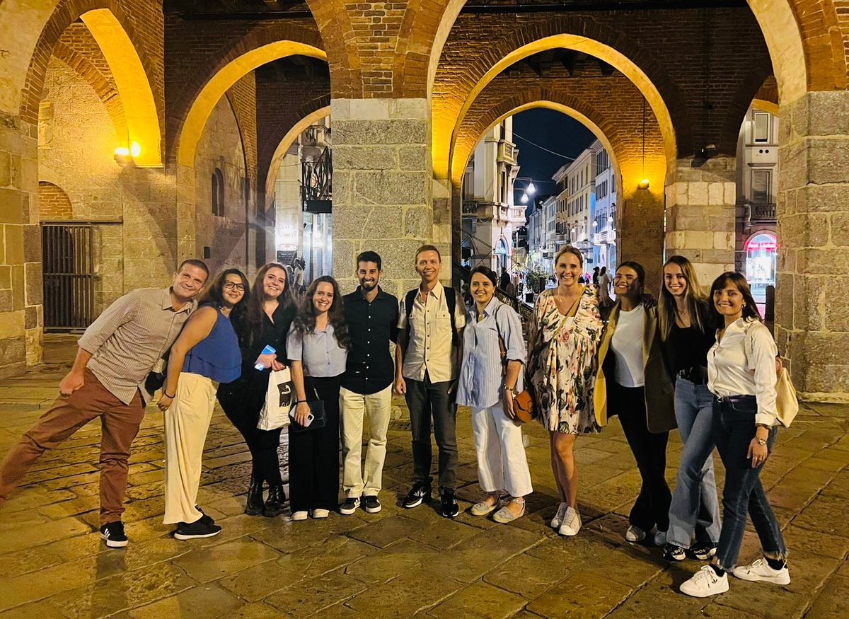 StAr_MCM74's tweet photo. Friday night with @unimib ☢️residents in Monza! 💥
What a team!🤩🔝

@SofiaBianchi93 @martina_midulla @MiriamTorrisi @Fefe_Ferrario @CChissotti @MariaBelmonte95 @airo_young https://t.co/uLJ21ImhGy