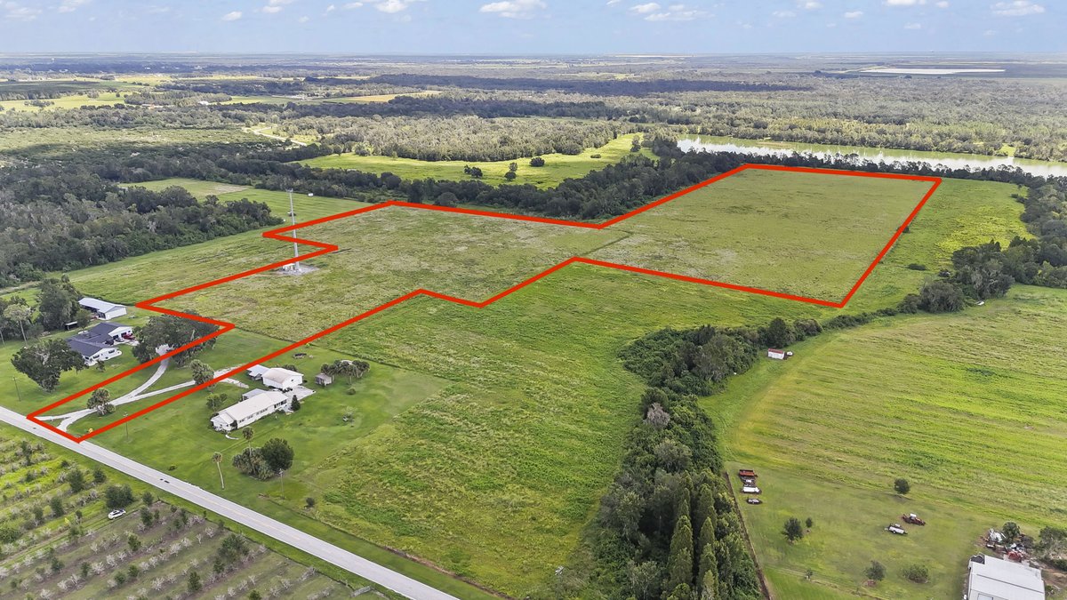 hommati163's tweet photo. 📍 3855 Old Bowling Green Rd, Fort Meade FL

🌳 RARE 38.5 ACRE VACANT PARCEL! Perfect for your dream home or agriculture project. Zoned 1 house per 5 acres. Centrally located near Fort Meade. 🏡🍊🌞

💰 Listed at $395,000

#RealEstate #FloridaLand #FortMeade #PropertyForSale https://t.co/d54C1B2W69