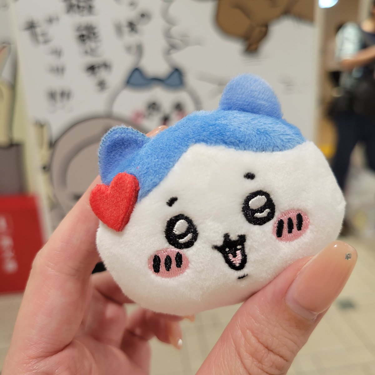 aroksnowman's tweet photo. @Naru04566152 はじめまして、検索から失礼致します。
当方ハチワレ所持しておりまして、モモンガと交換していただけますでしょうか？
超まじかるちいかわ前におります。 https://t.co/oJWtCJrw8B