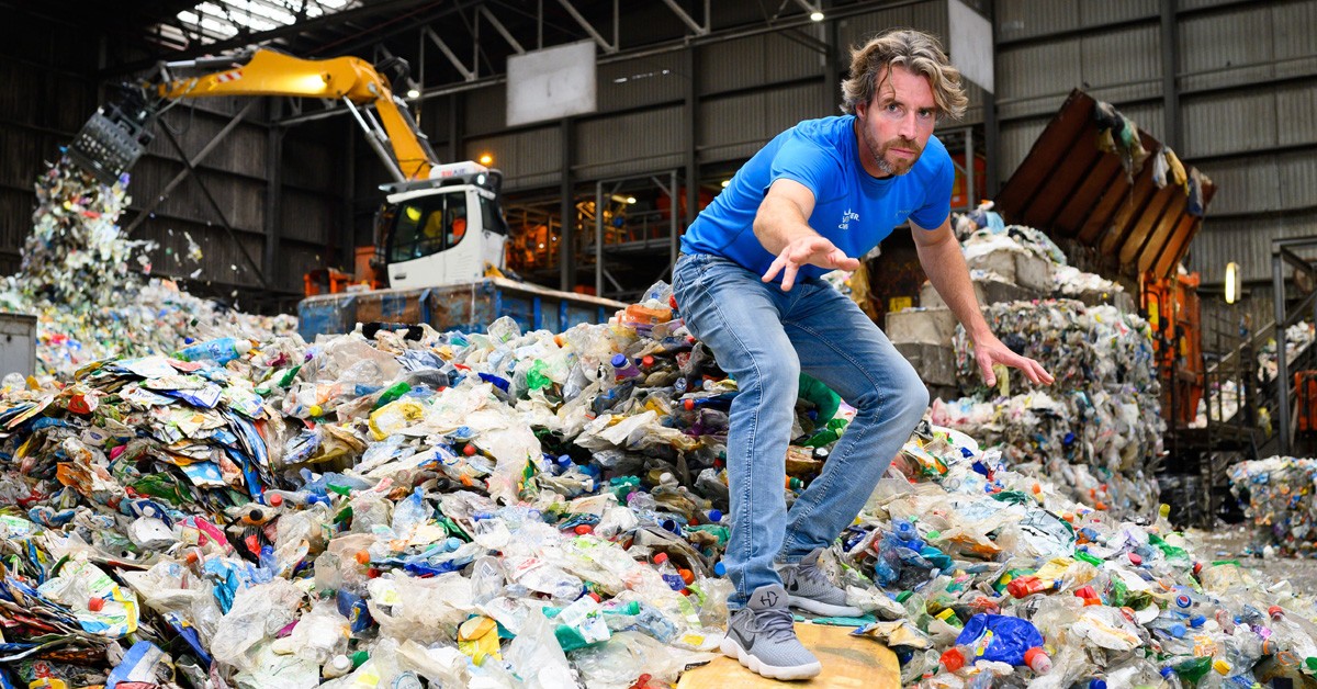Het is World Cleanup Day🌎 Een wereldwijd initiatief, maar ook alleen kun je het verschil maken! Dat bewijst Plastic Soup Surfer <a href="/merijntinga/">Plastic Soup Surfer ~ Merijn Tinga</a>. Hij geeft een lezing op 1 november: apenheul.nl/het-park/activ…. 📷 Eelkje Colmjon
#worldcleanupday #WorldCleanupDay2023 #plasticsoup #lezing