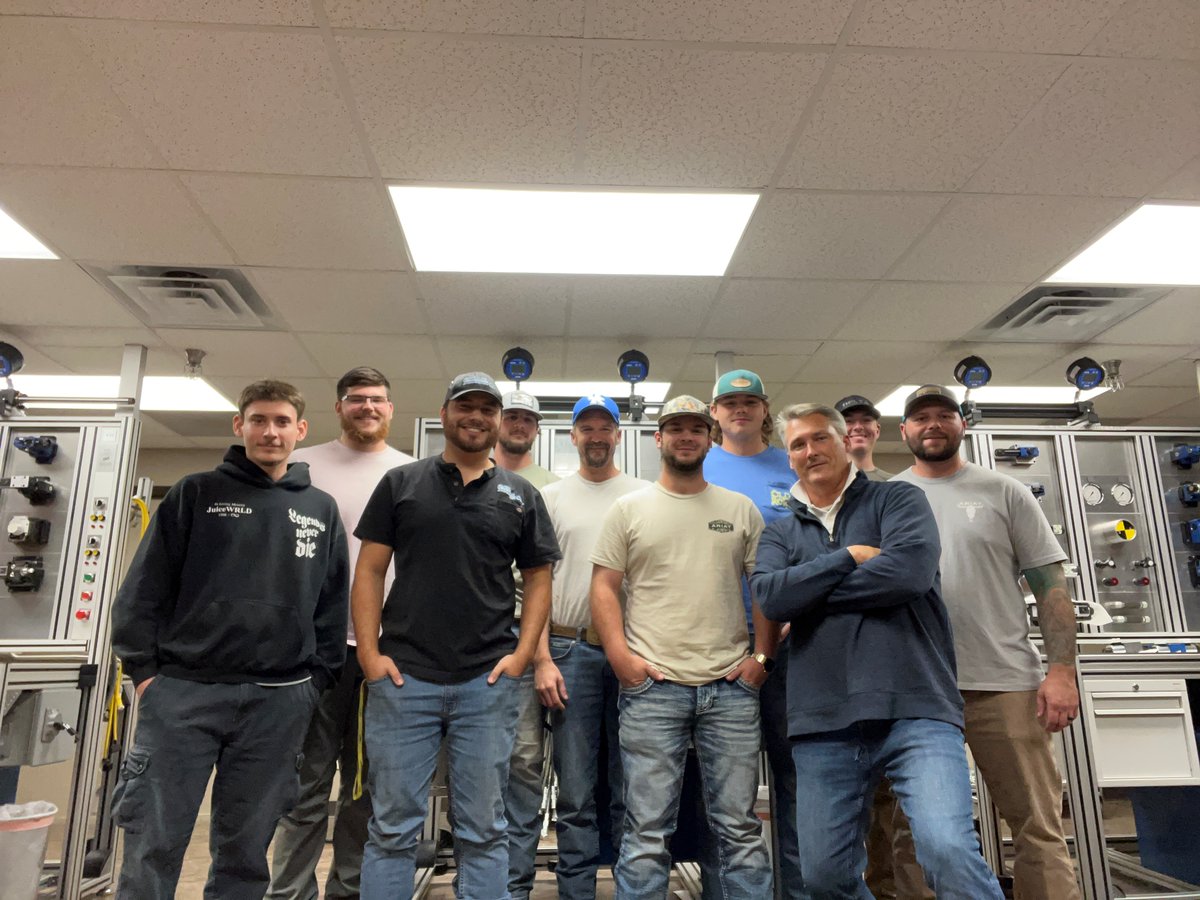 Eng_Tech_Serv's tweet photo. Another "Band of Hydraulic Brothers" completes our one-week course in Memphis, TN  -  the Fundamentals of Hydraulics.

They leave us to go back to their respective places of work to make the world a Safer &amp; More Productive place...

What an Impressive &amp; Professional Group of Men! https://t.co/645ipq8ZX8
